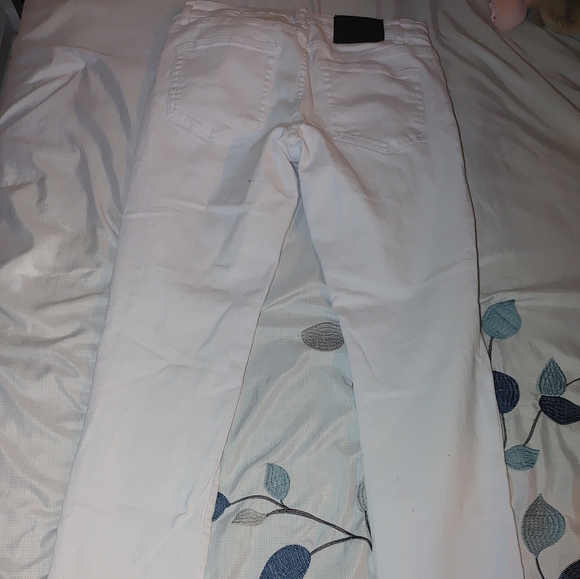 Rue 21 - Picture 2 of 2